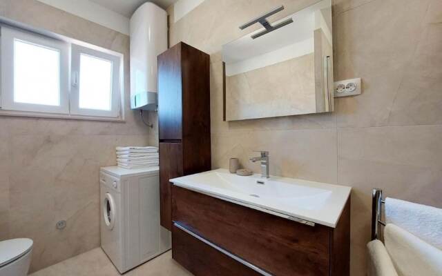Fab - Spacious Terrace - A1