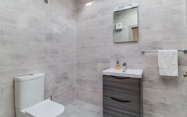 Central Park Apartment 2