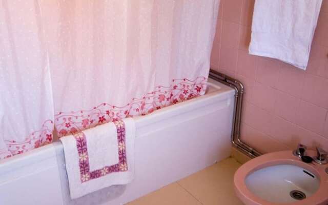 Apartment - 3 Bedrooms with WiFi - 106763