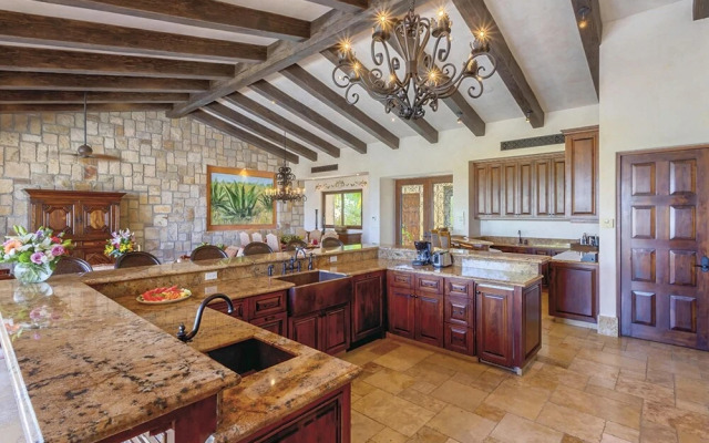 Blue Desert 11 - Casa De La Familia