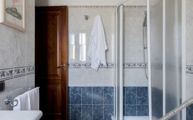 Crosti Apartments Hotel