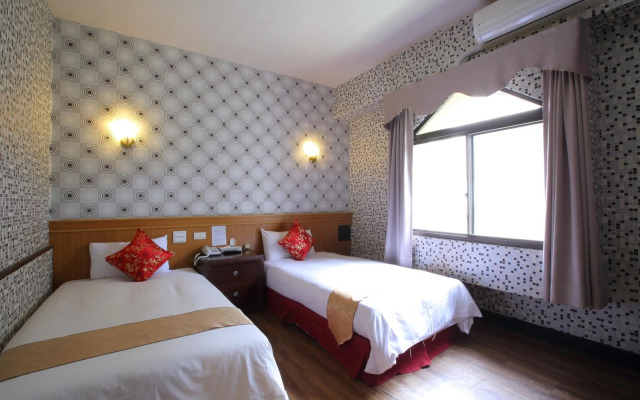 Chiayi Crown Hotel