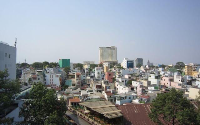 Hanh Long 2 by Bay Hotel