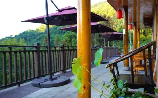 Yinxian Baicaotang Homestay