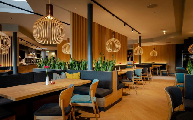 eduCARE Hotel