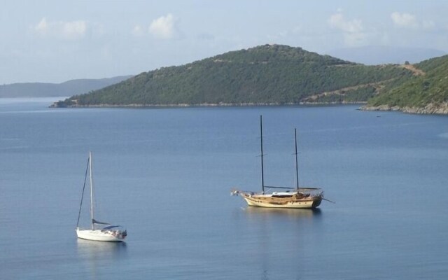 Poros Beach Camping Bungalows