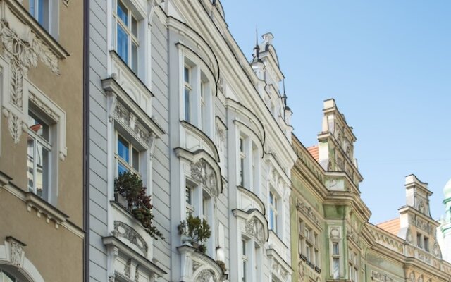 Romantic Luxury in Old Town Prague