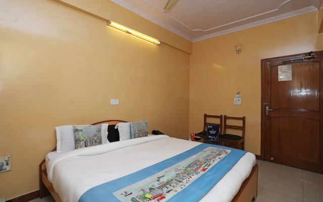 OYO Flagship 10282 Hotel Rishi