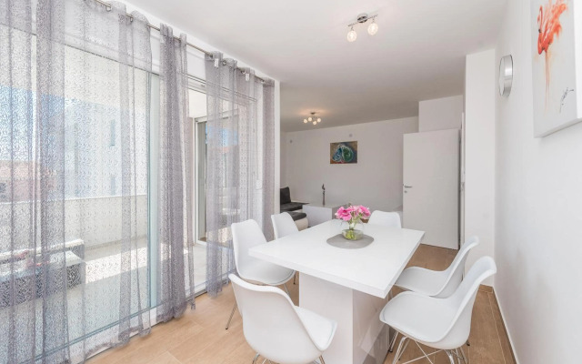 Villa Star 6 luxury apartment with a pool