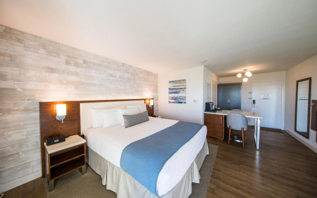 SeaCrest OceanFront Hotel