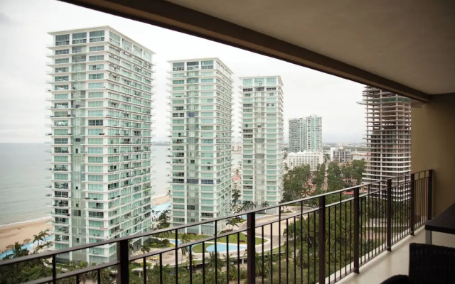 Gorgeous 15 Floor Grand Venetian