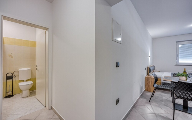 Coastal Countryside Oasis Apartment Deni