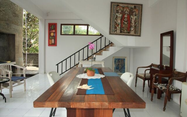 Oka Kartini Bungalows