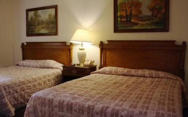 Cambridge Inn Motor Lodge