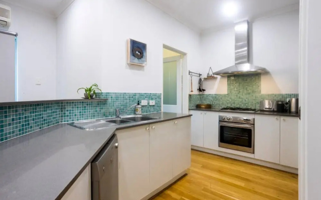 Lovely Shenton Park Townhouse
