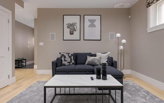 Stunning 3 Bedroom Secondary Suite N Van