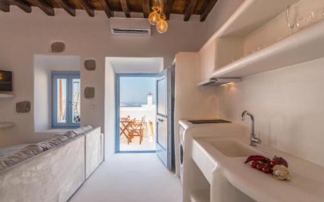 Plaka Suites