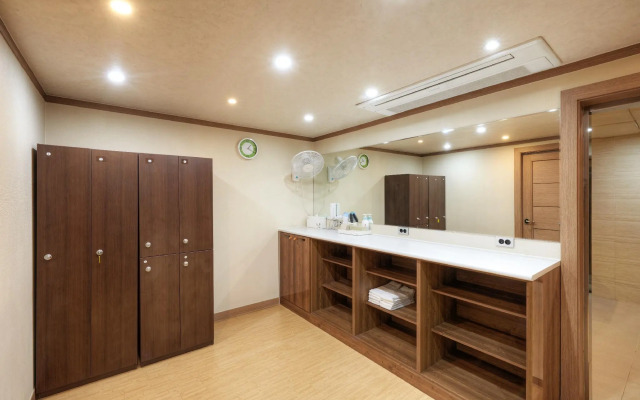 Gyeongju GG Tourist Hotel