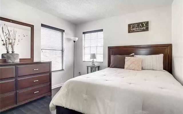 Windwood Villa 4 Bedroom Home by RedAwning