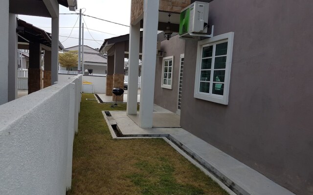 Sitiawan Homestay