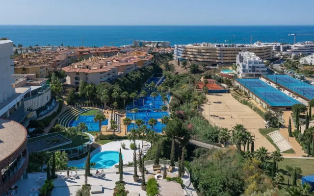 Stylish Luxury Suite With Terrace in Higueron