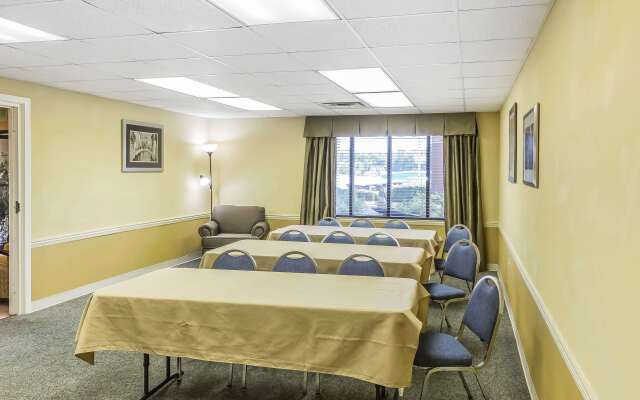 Quality Inn Calera I-65 exit 231