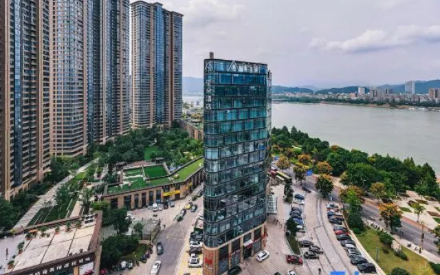 Atour Hotel Tonglu Fuchun River