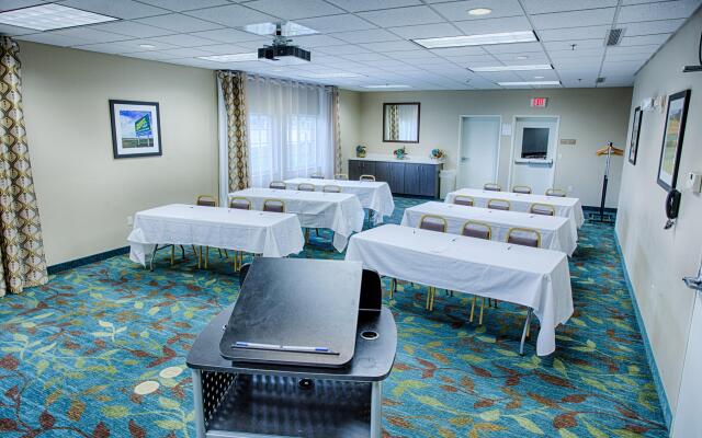 Candlewood Suites Fargo-N. Dakota State University by IHG