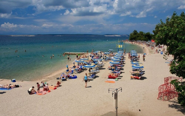 Comfortable Apartment With Sea View and Swimming Pool