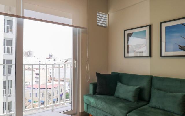 w Spectacular 2BR in the Heart of Miraflores