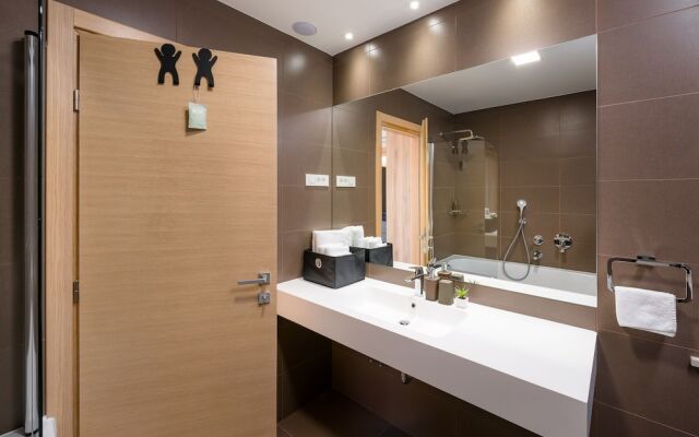 Last Minute Offer,heated Infinity Pool,sea and Mountain View,