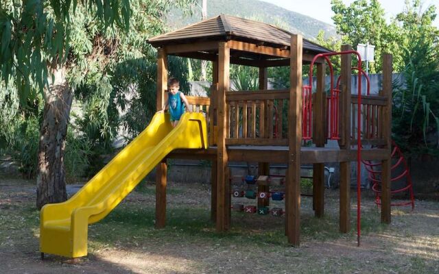 Camping Karavomilos Beach