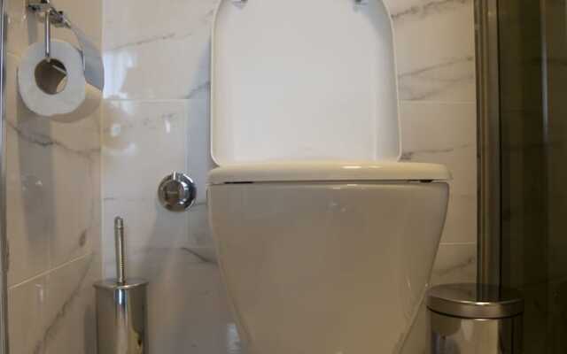 Golden World Suite Hotel