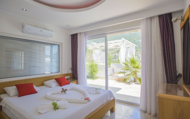 Villa Mucize by Akdenizvillam