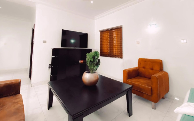 Royal Court Lounge & Boutique Hotel