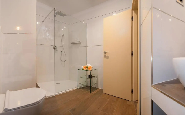 Antique Split Luxury Rooms