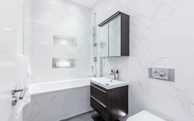 Stylish 2bed 2bath in Notting Hill