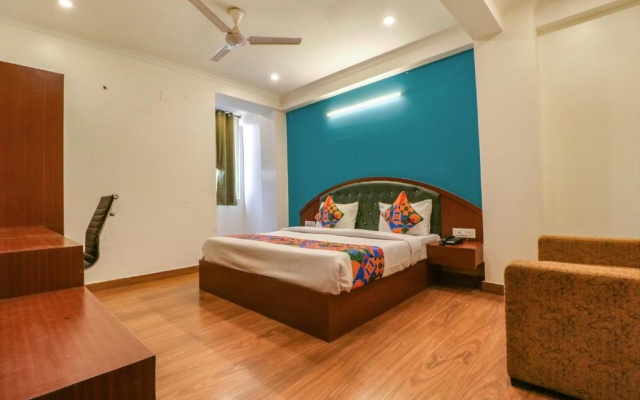 Fabhotel Lime Tree