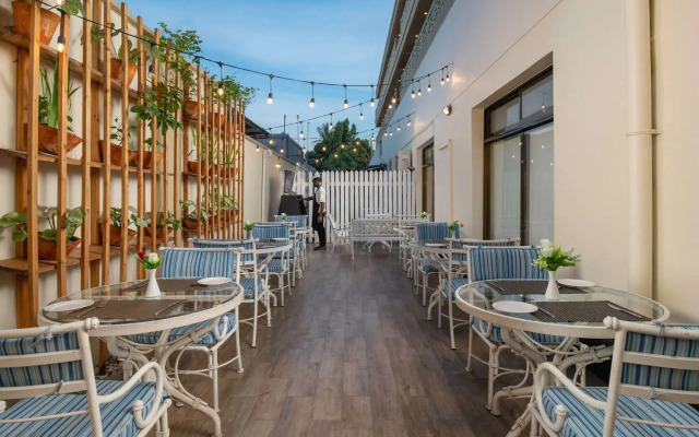 Peninsula Hotel Dar es Salaam