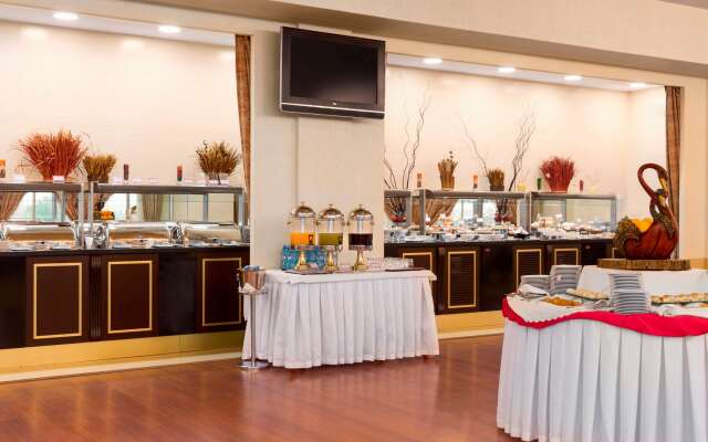 Ramada Plaza By Wyndham Gence