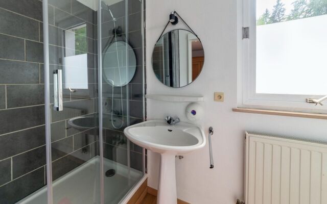 Mansion With Pool & Bar