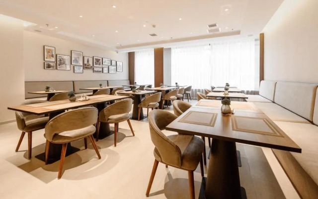 Homeinn Plus Hotel (Jinzhou Railway Station Renmin Street)