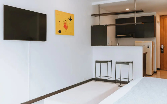 Travelers Orange Suites