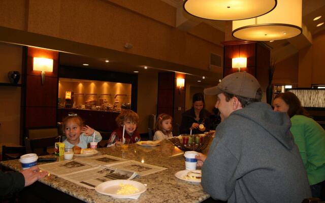 Hampton Inn & Suites Kansas City-Merriam