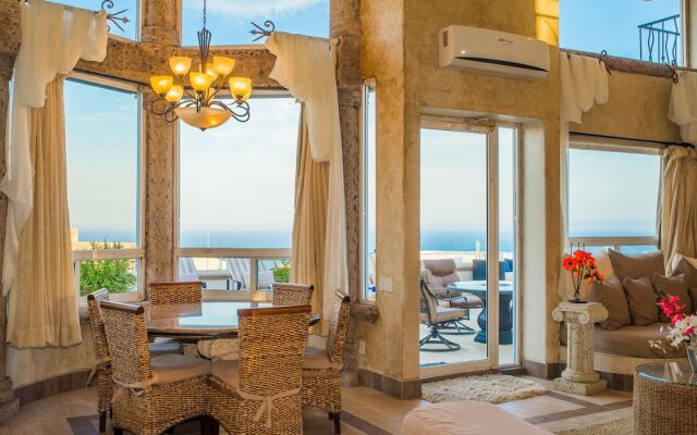 Spacious Cabo Villa Perfect for Large Groups: Villa Alegria