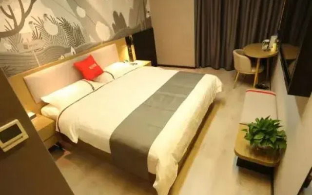 Shangyou Hotel (Xinzheng Guodian Town Huangjin Avenue)