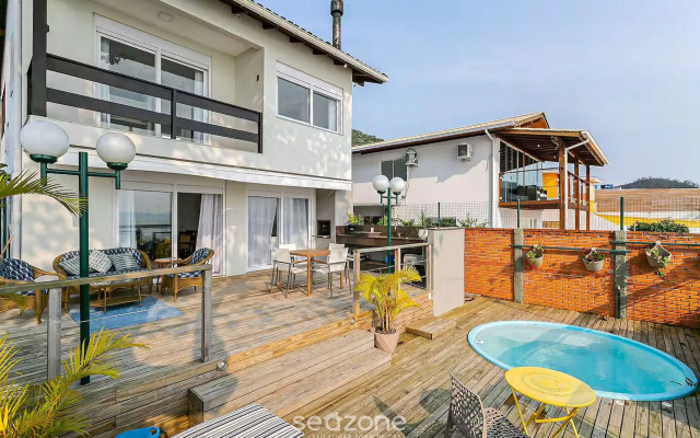 Bela casa frente mar em Santo Antônio CDA1647