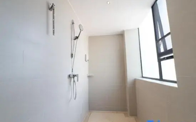 Season flower HOTEL (Yulin Hongjin Mall Branch)