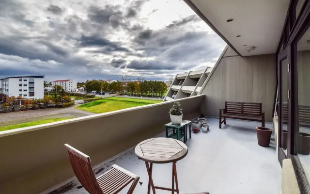 Apartment FL8