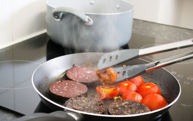 Modern House Perfect for Business, City Break Or Football